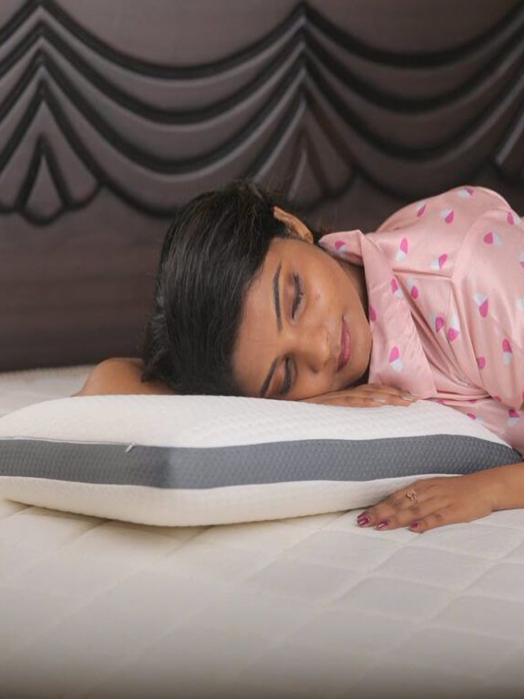 Alu xior Sparkle White Solid Polycotton Medium Memory Foam Sleep Pillow-13.97 x 43.18 x 68.58 cm