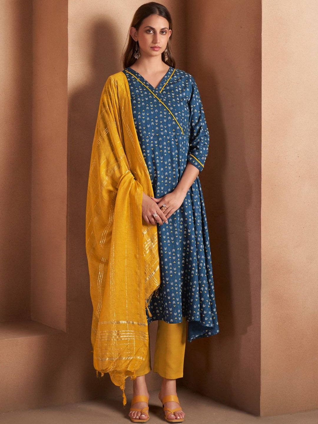 DRESOUL Women Printed Regular Kurta with Churidar & With Dupatta
