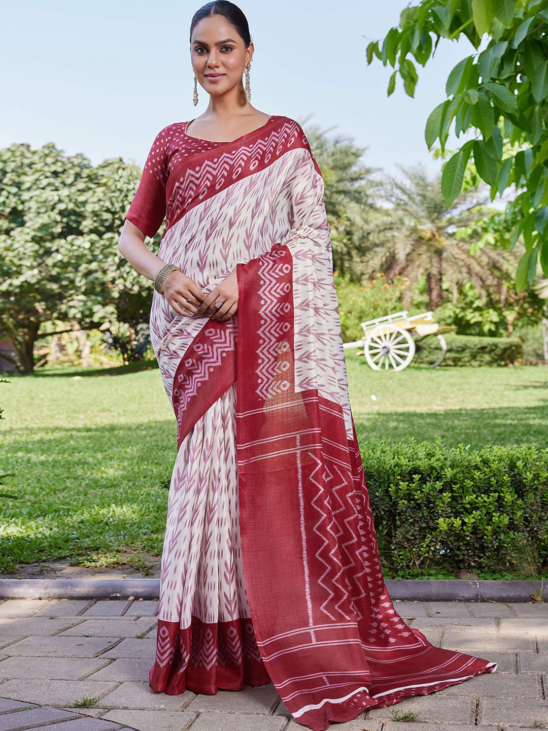 KALINI Geometric Printed Ikat Saree
