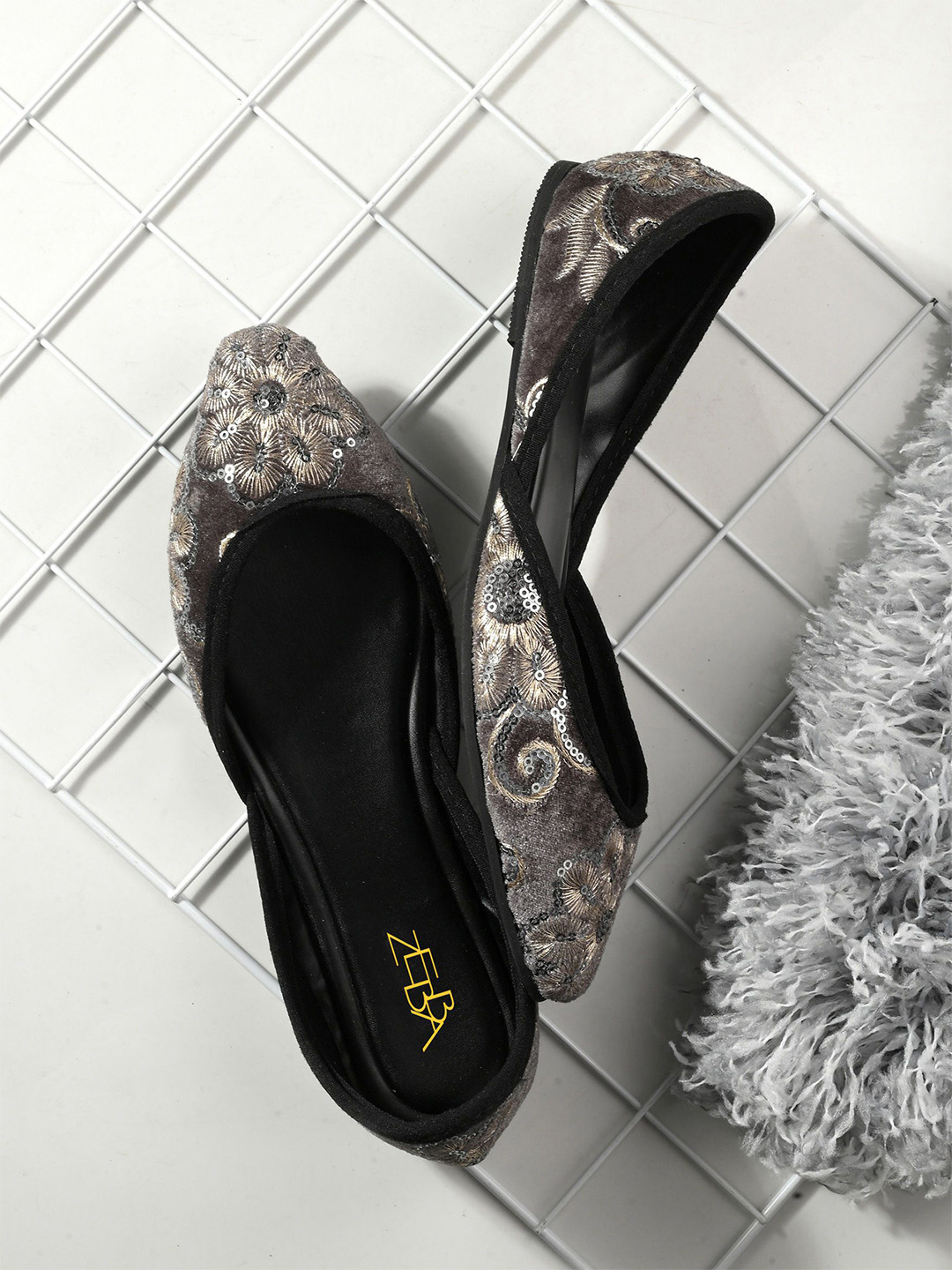 Zebba Mina Women Printed Sneakers