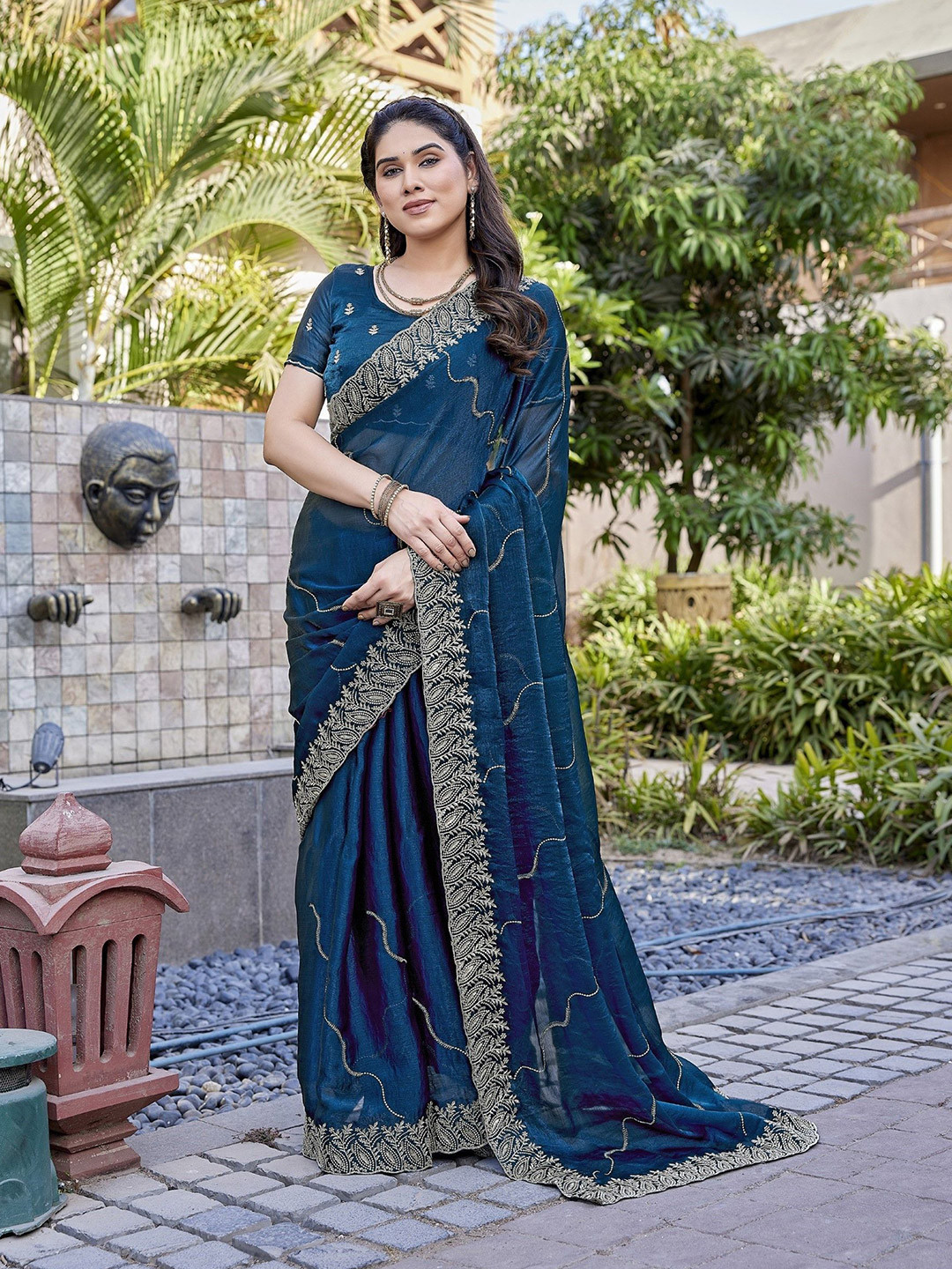 The Textile Hub Floral Embroidered Saree With Unstitched Blouse Piece