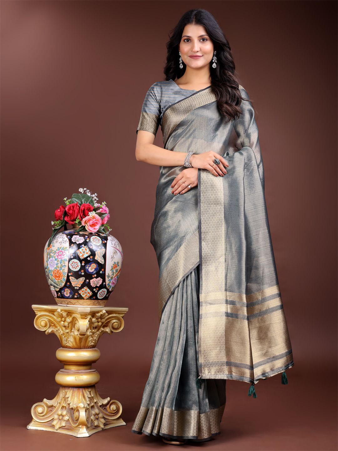 DIVASTRI Women 17878901 Solid Zari Organza Saree