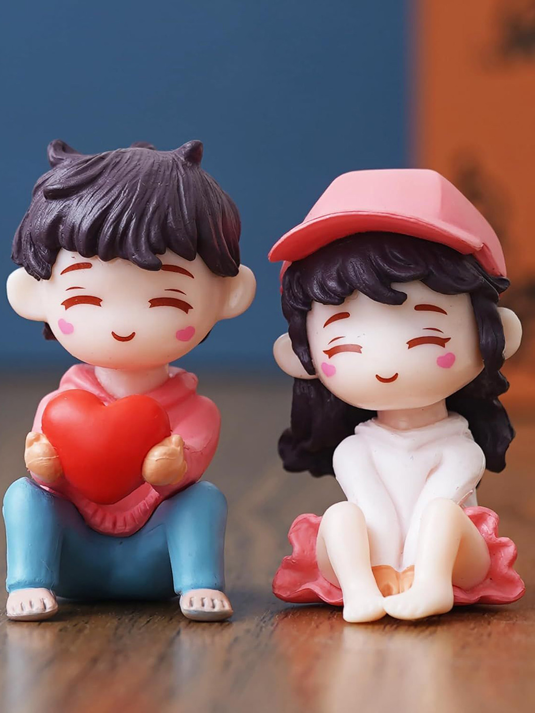 ANTIQ CREATION Cute Valentine Romantic Couple Red Polyresin Glossy Living Room Set of 2 Small Showpieces - 0.8 Inches