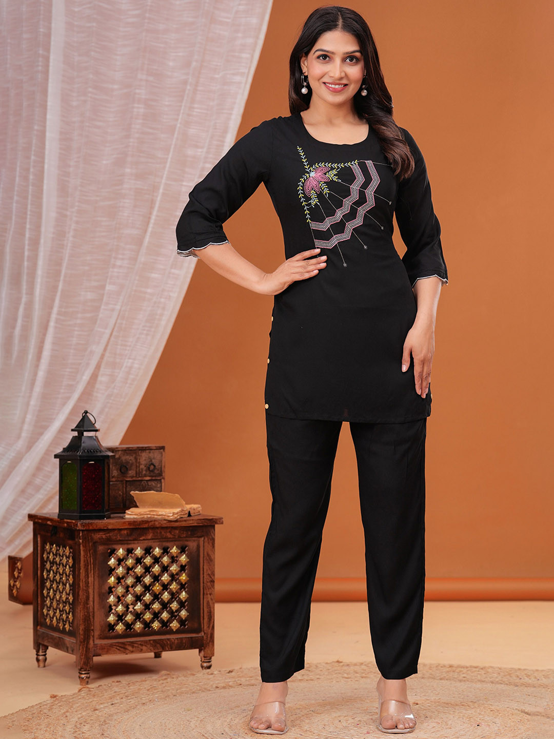 Jasu4sis Floral Embroidered Thread Work Straight Kurta With Trouser