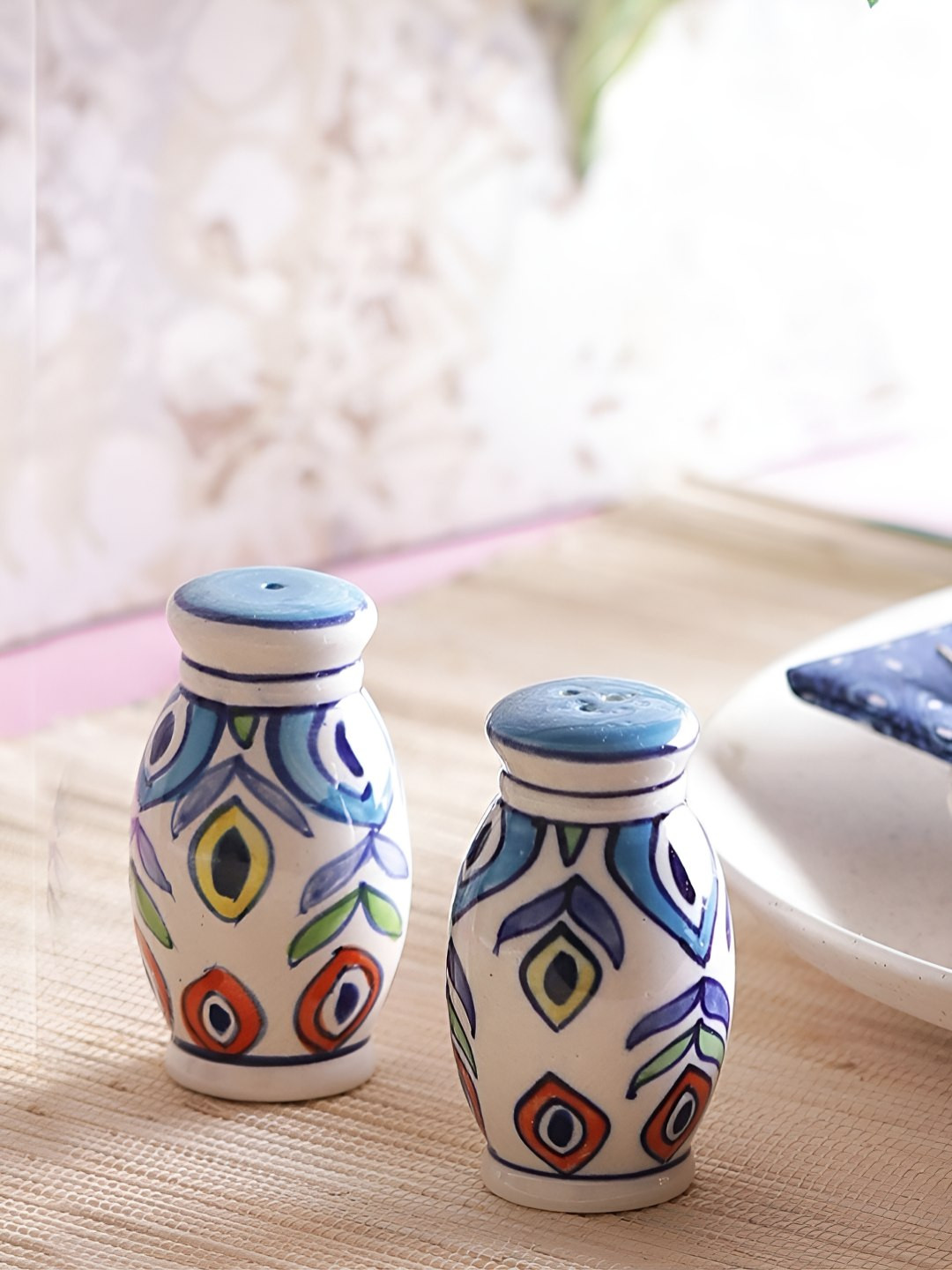 VarEesha White Ceramic Salt and Pepper Shakers