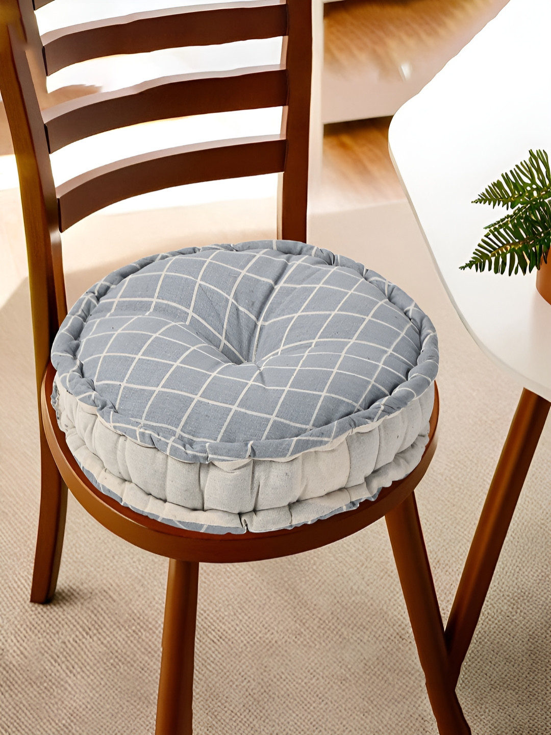 Myntra Elegant Homes Grey Checked Cotton Round Sitting Chair Cushion Pad