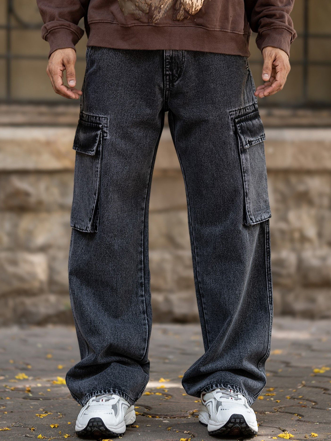 Maniac Men Comfort Relaxed Fit Mid-Rise Light Fade Cotton Cargo Jeans