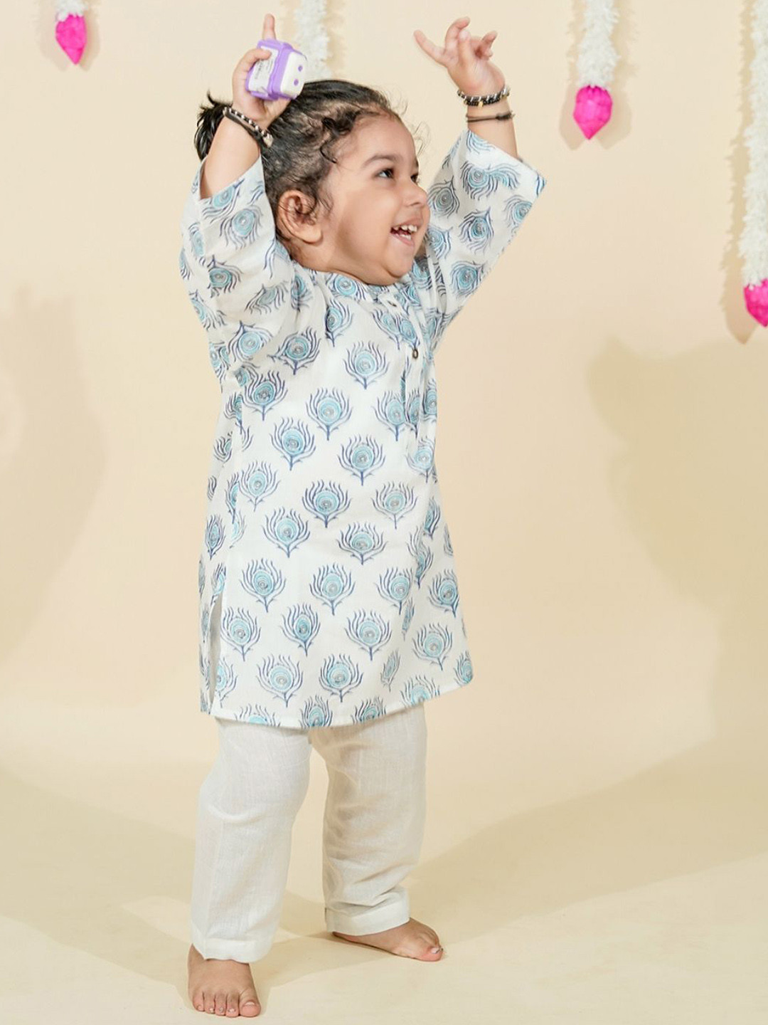 Chanda Mama Boys Floral Printed Mandarin Collar Straight Pure Cotton Kurta With Pyjamas