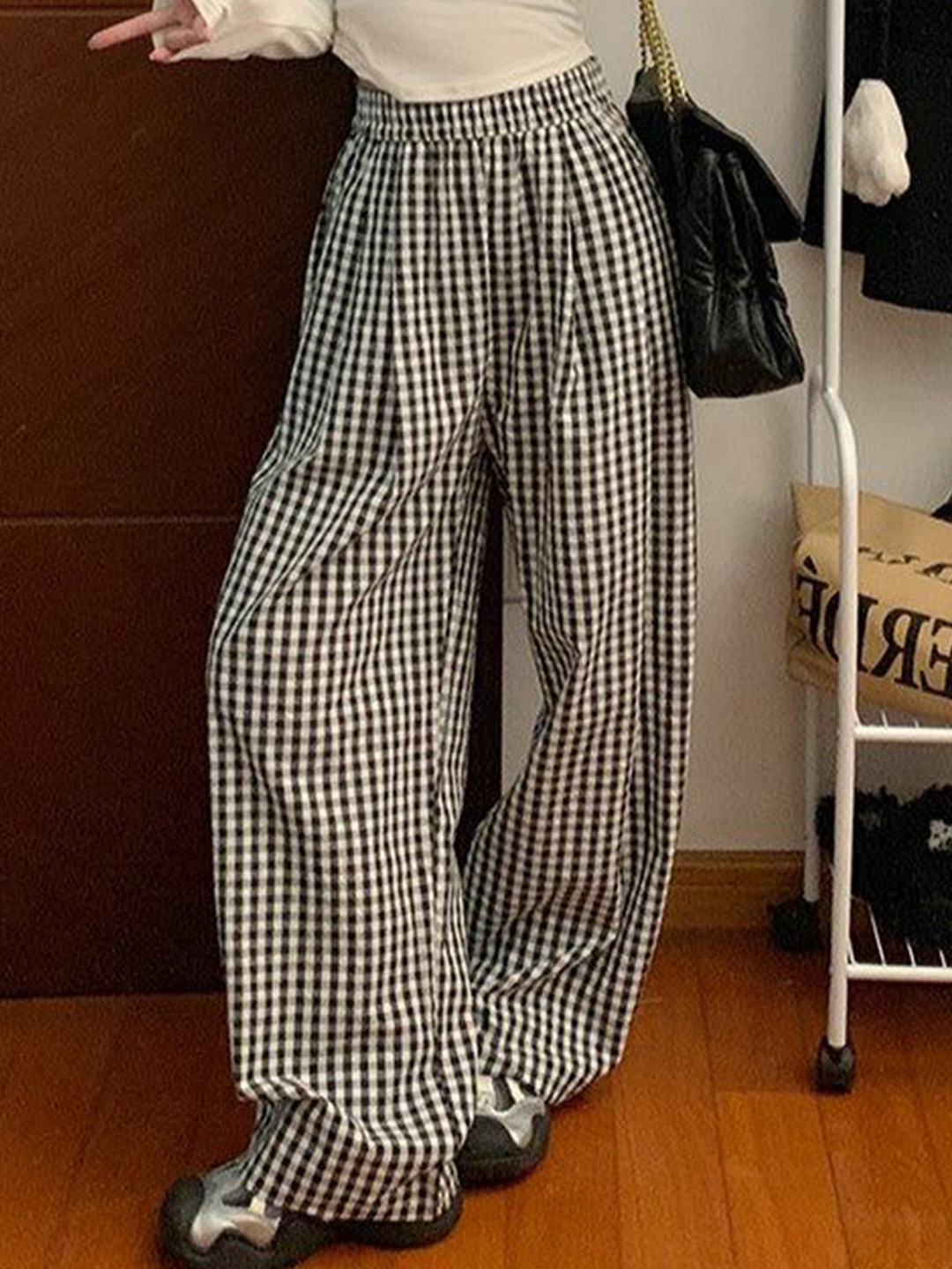 Outzidr Women Checked Relaxed Wide Leg Pants