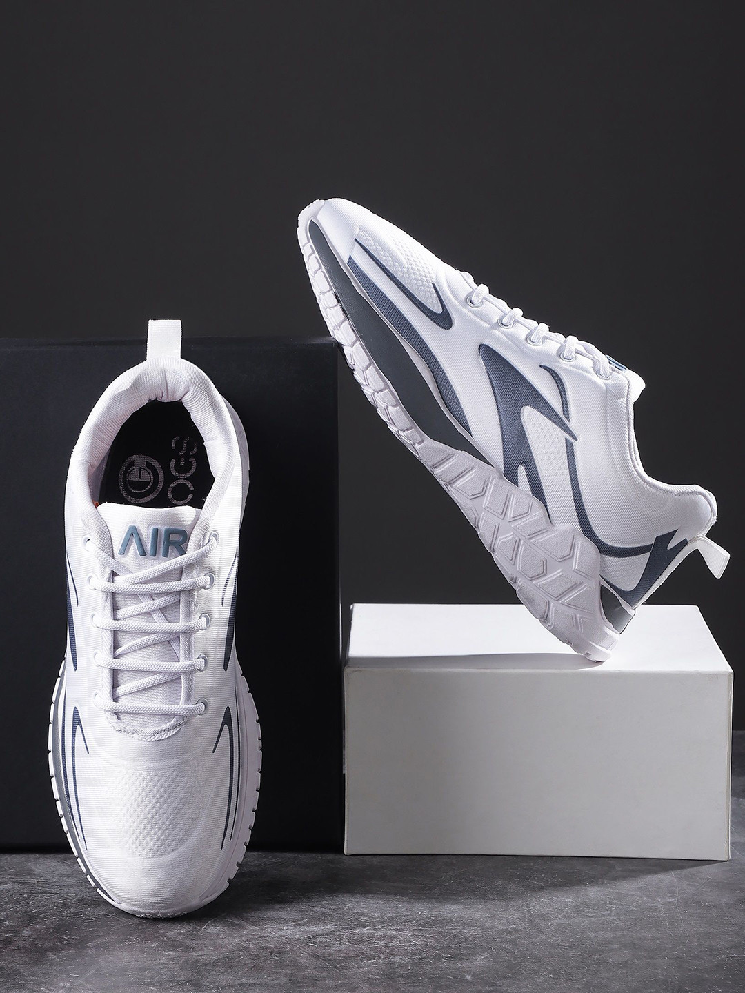 COGS Hunter Men Lace-Ups Round Toe Colourblocked Lightweight Sneakers