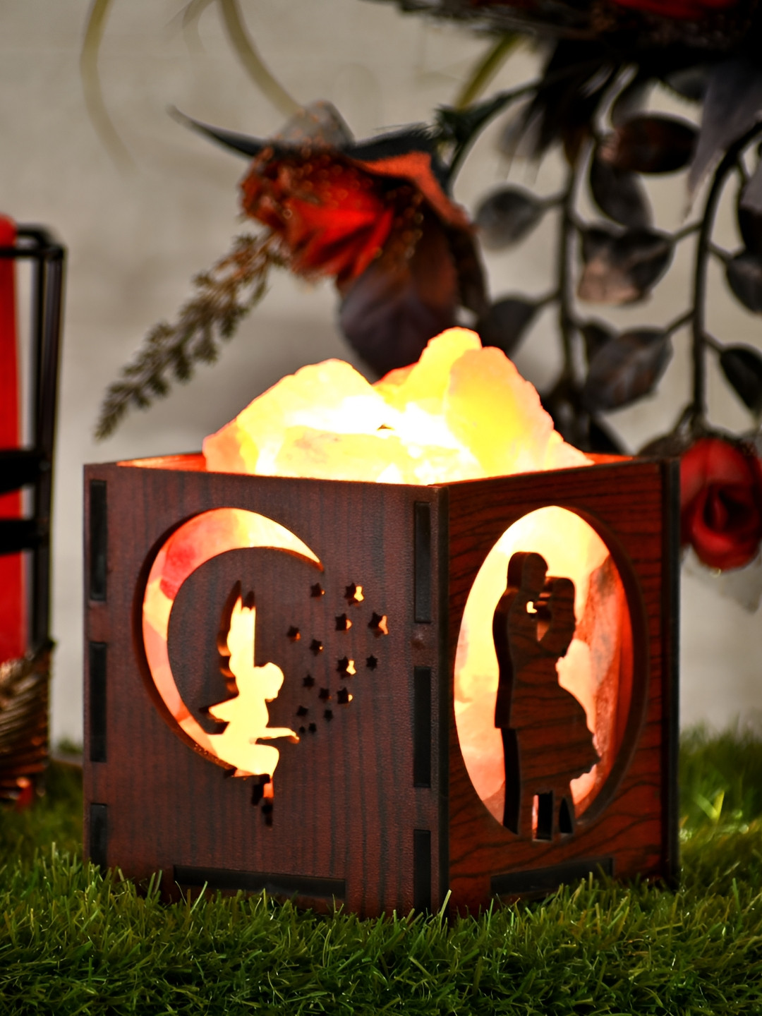 GLOBAL AROMA Basket Rock Salt Brown Wooden Couple Fairy Square Table Lamp