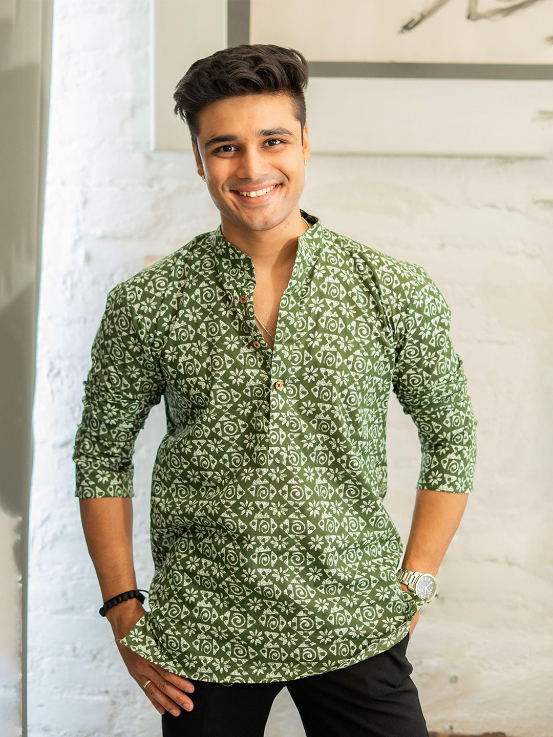 Shasak Men Tribal Printed Thread Work Kurta