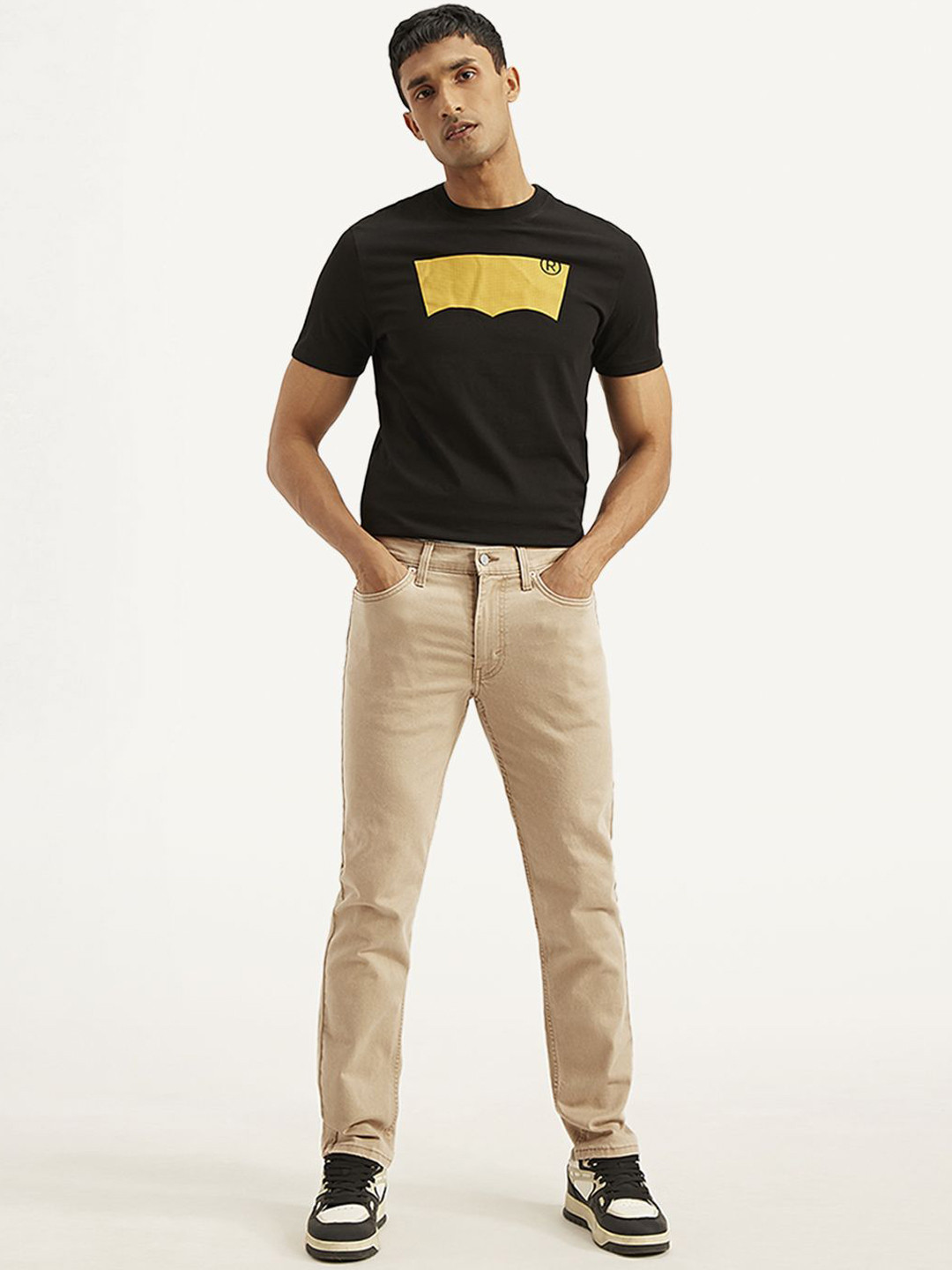 Levis Men Slim Fit Mid-Rise Clean Look No Fade Stretchable Jeans