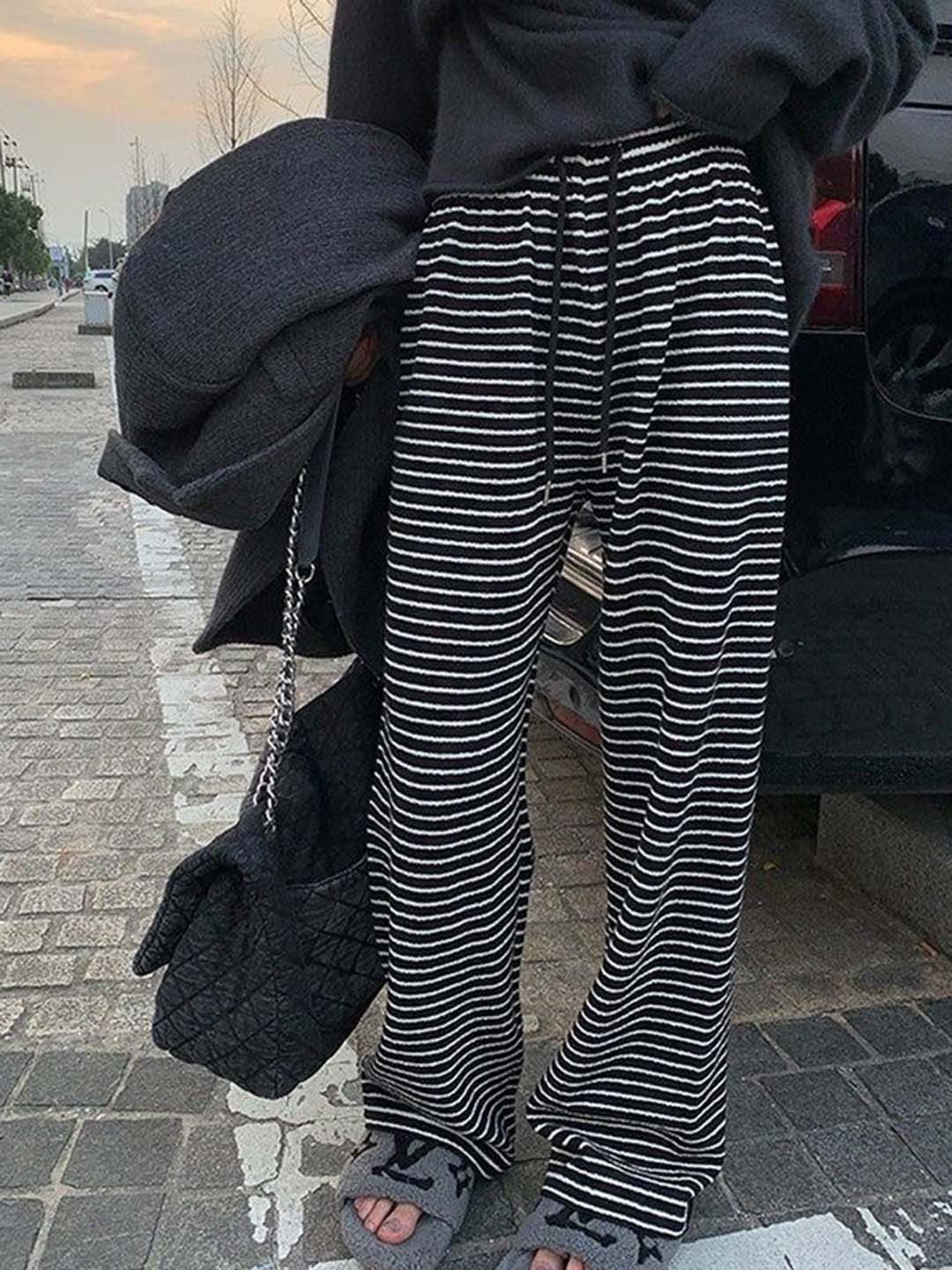 Outzidr Women Textured Striped Sweatpants