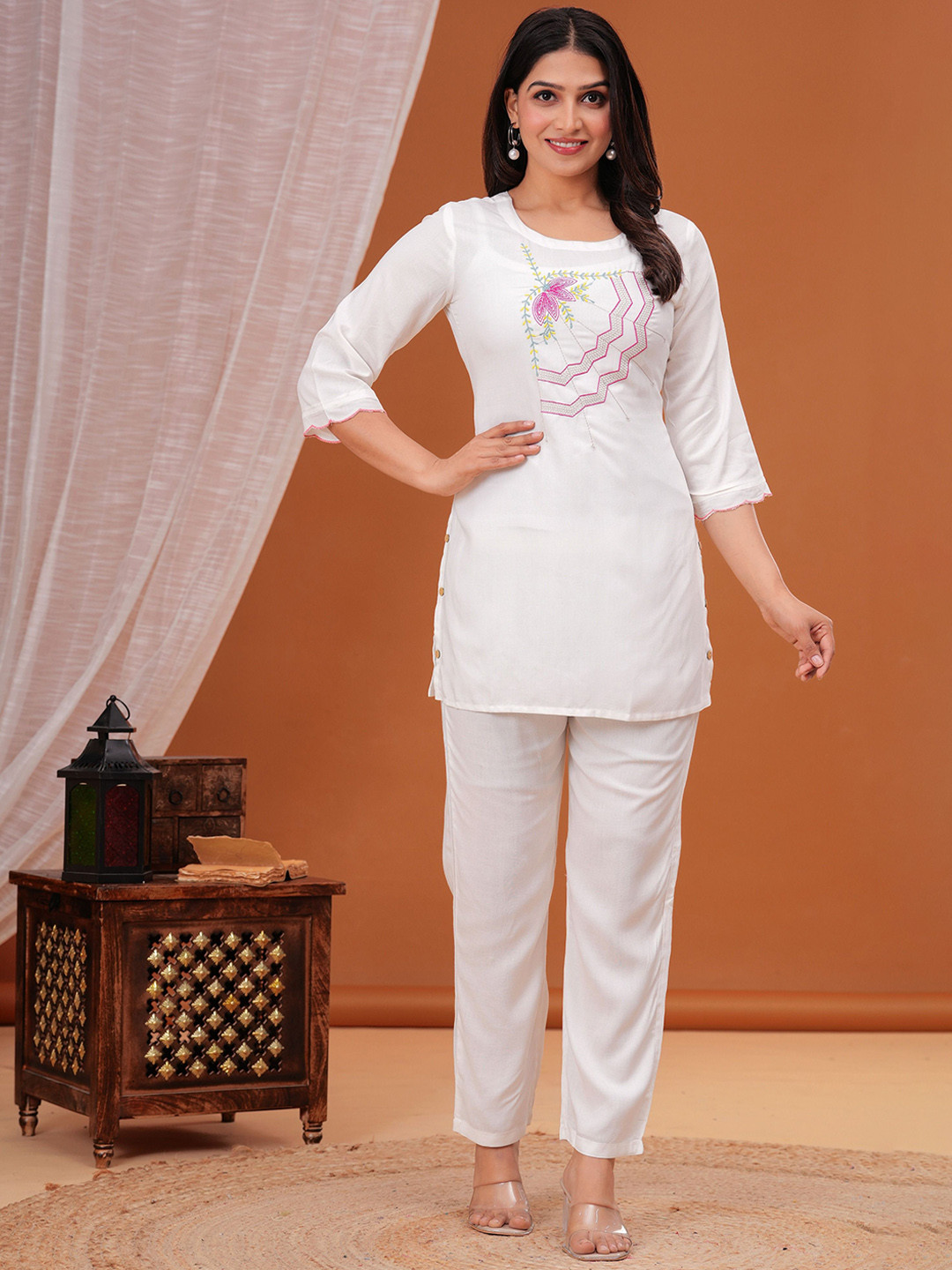 Jasu4sis Floral Embroidered Thread Work Straight Kurta With Trouser