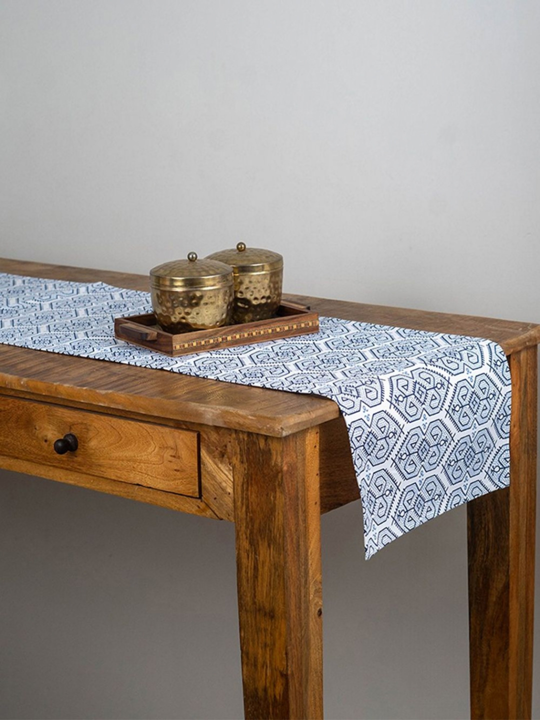 Myntra Elegant Homes White & Blue Geometric Printed Pure Cotton Table Runner