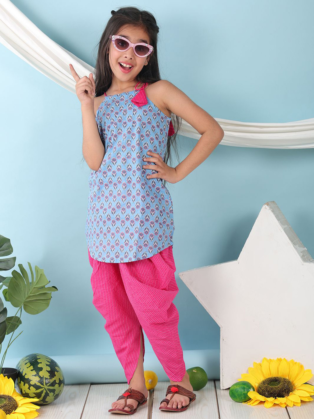 Sangria Girls Floral Printed Pure Cotton Sleeveless Tie-Up Kurti & Dhoti Pants