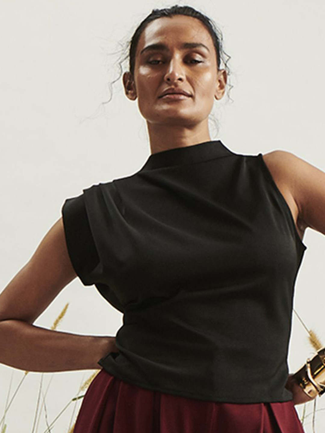 UNRUSH Black Aura Top