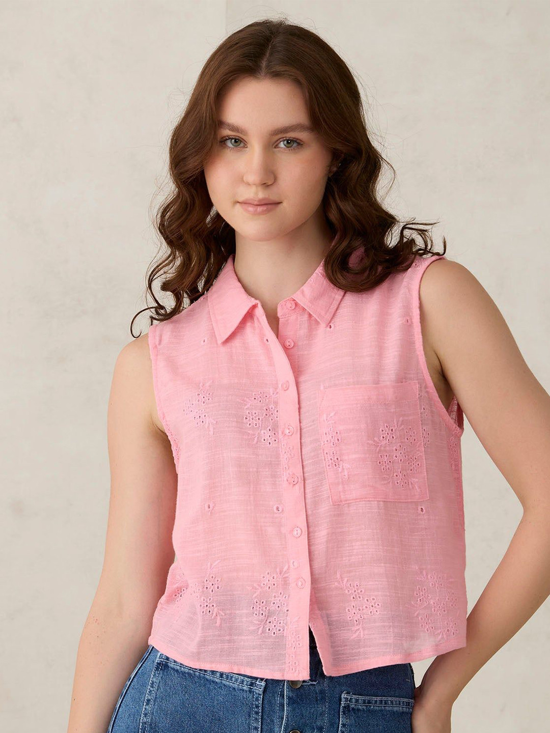 Outzidr Women Sleeveless Boxy Shirt