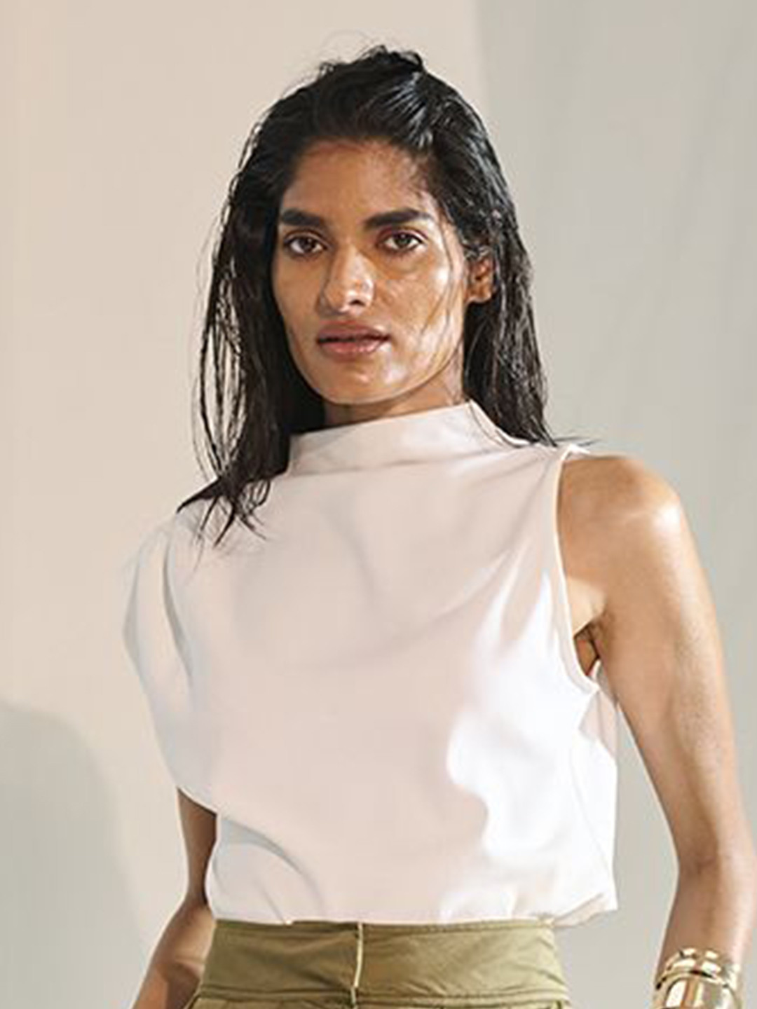 UNRUSH White Aura Top