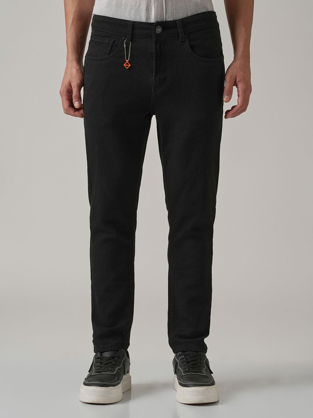 Banana Club Men Carrot Tapered Fit Mid-Rise Slash Knee Jeans