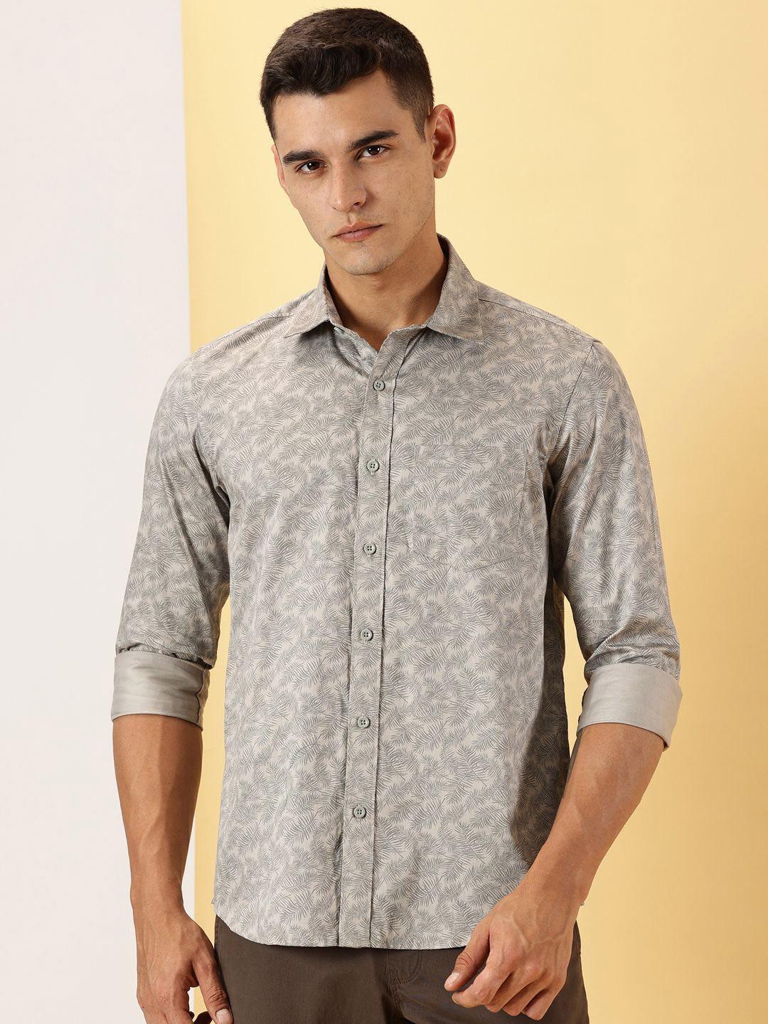 LEON Textured Spread Collar Casual Cotton Shirt