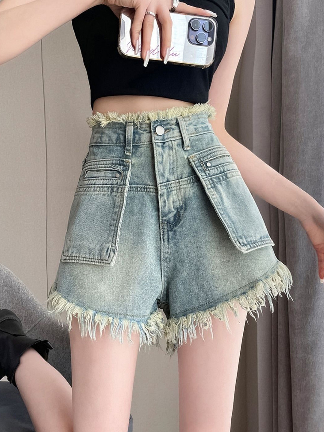 Frayed Hem Loose Fit Denim Shorts
