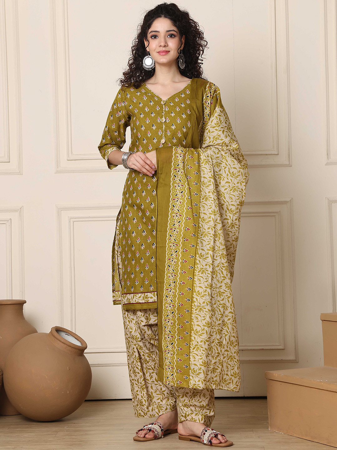Merira Women Floral Printed Kurti with Salwar & Dupatta