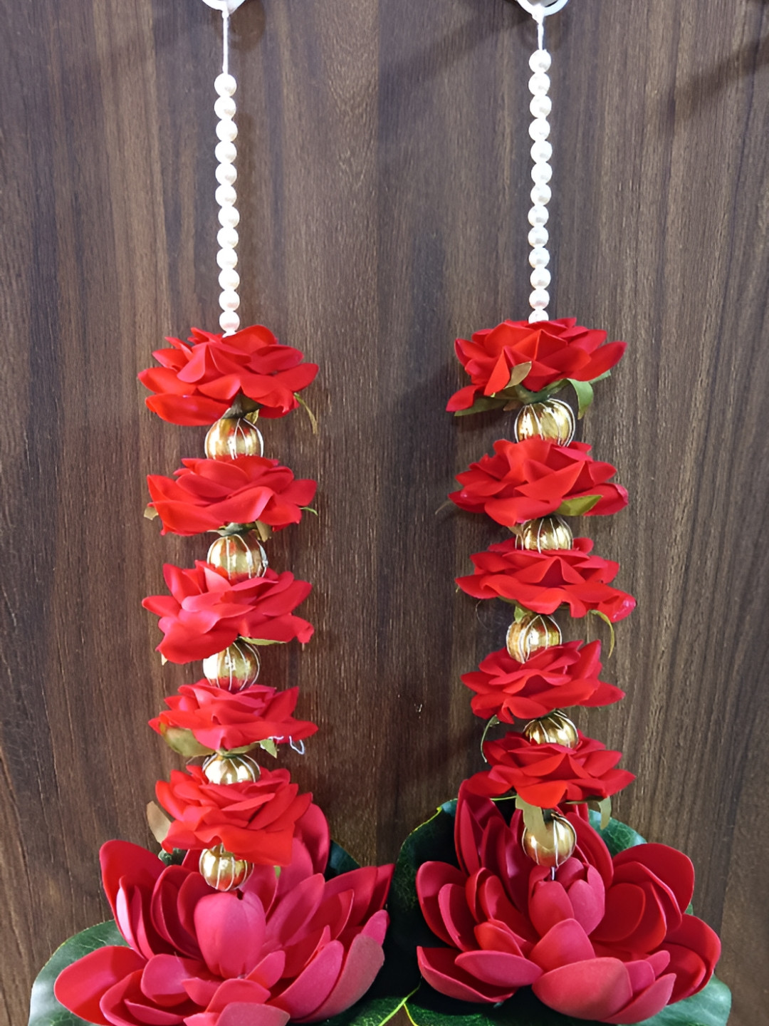 Nutts 2Pcs Red & Green Velvet Lotus Hanging Garlands