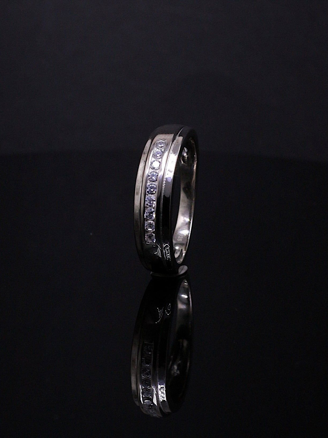 Silver by HM 925 Sterling Silver Rhodium-Plated Cubic Zirconia-Studded Dave Finger Ring