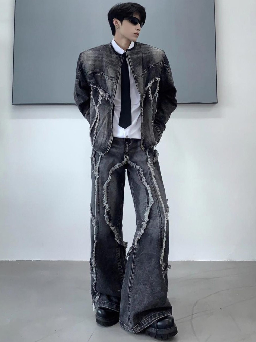 Men Loose Fit Wide Leg Trousers with Frayed Details