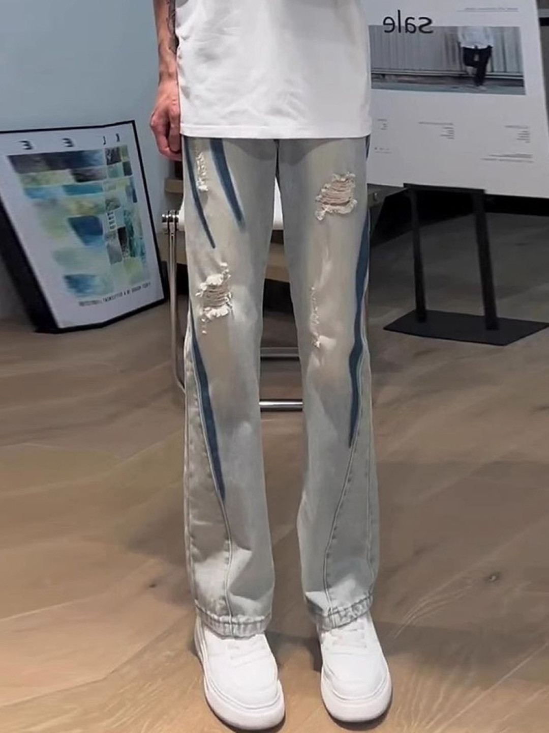 KPOP Men Regular Fit Mid-Rise Mildly Distressed Light Fade Cotton Jeans