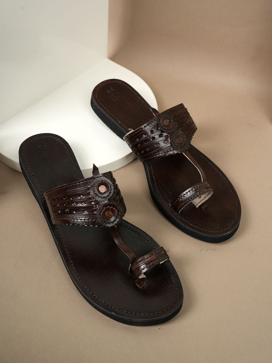 JUTTIESMAKER Women royal ebony kolha