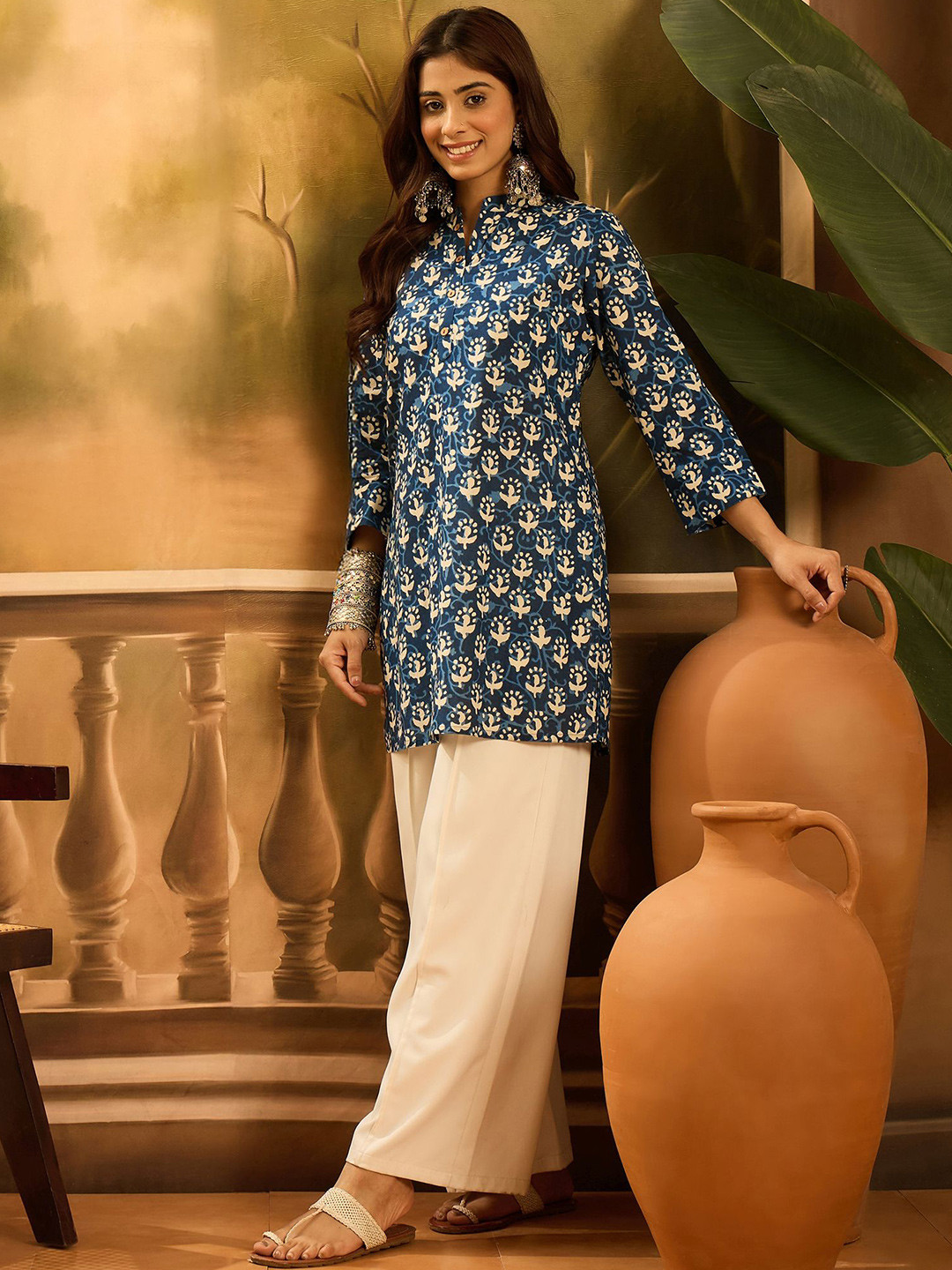 Sangria Women Ethnic Motifs Printed Pure Cotton Mandarin Collar Short Kurtis