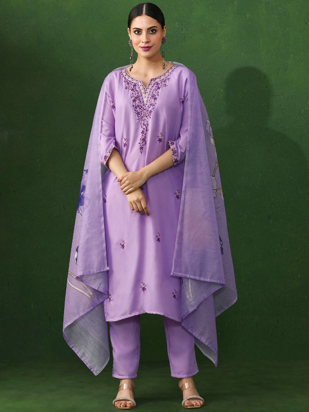 Jaipur Kurti Women Floral Embroidered Regular Thread Work Kurta Set
