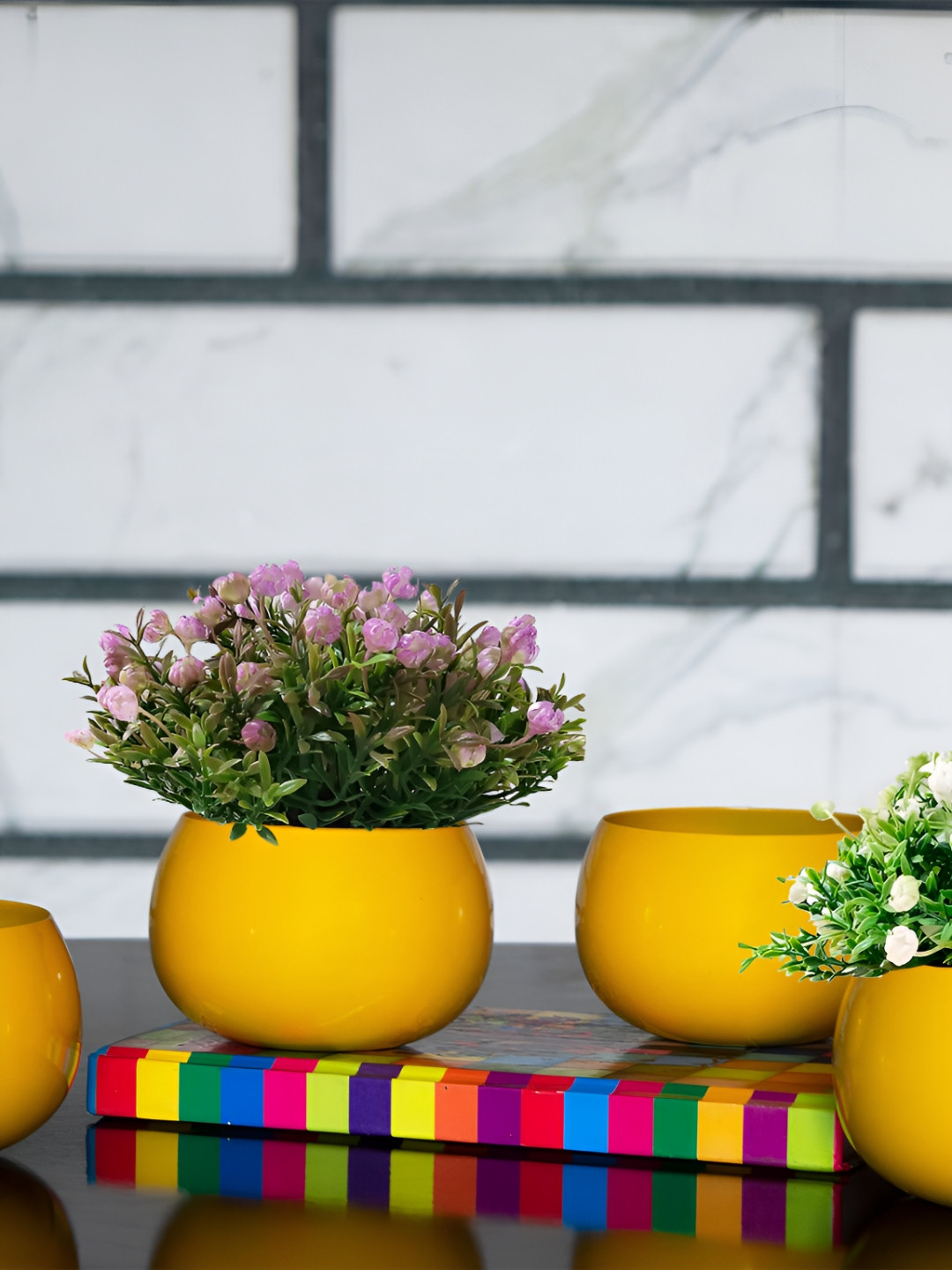Decorcity 4Pcs Yellow Metal Round Planters