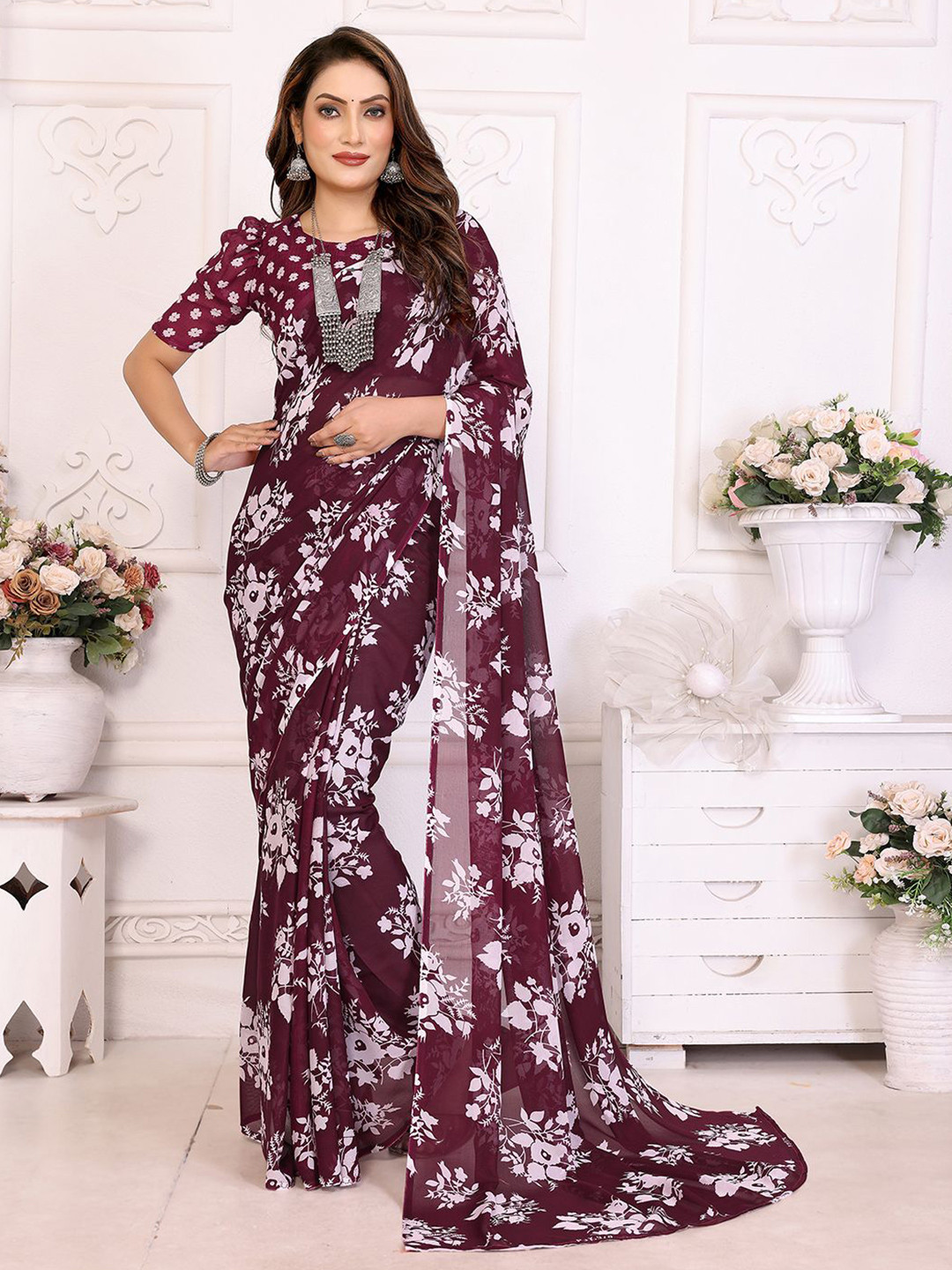 Moda Rapido Women Solid Floral Saree