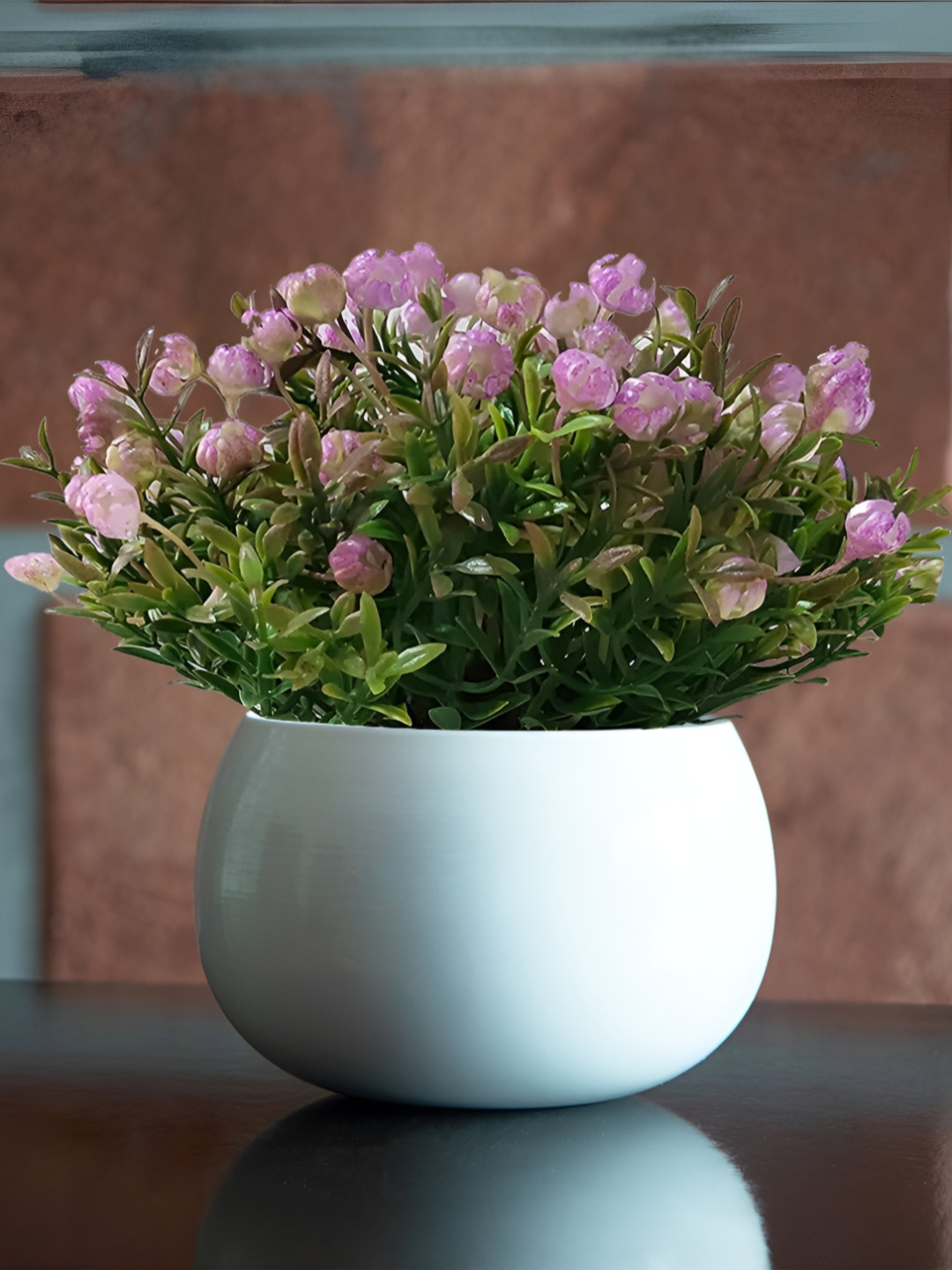 Decorcity White Metal Round Planter