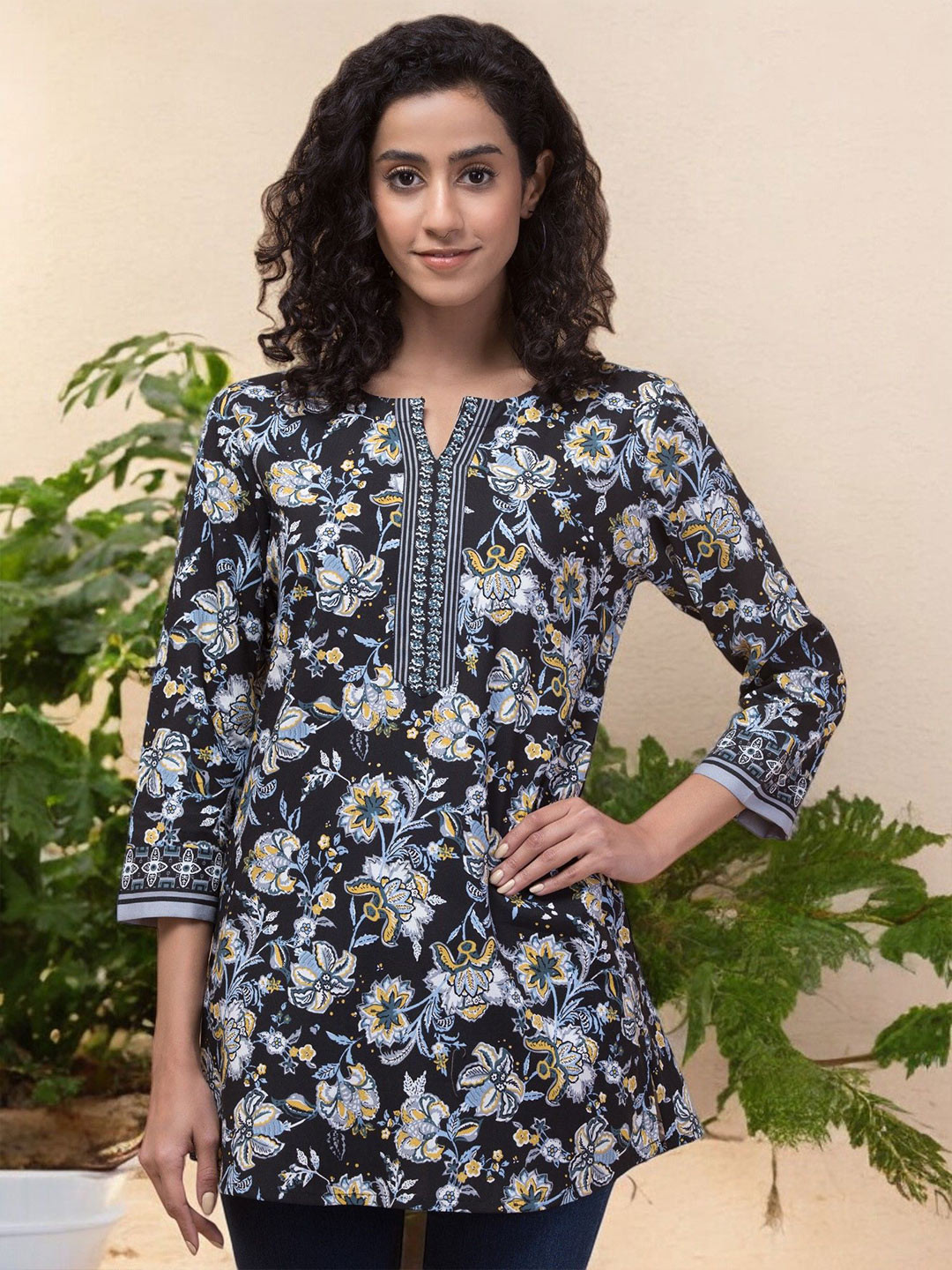 INUKA Women Floral Printed Kurti