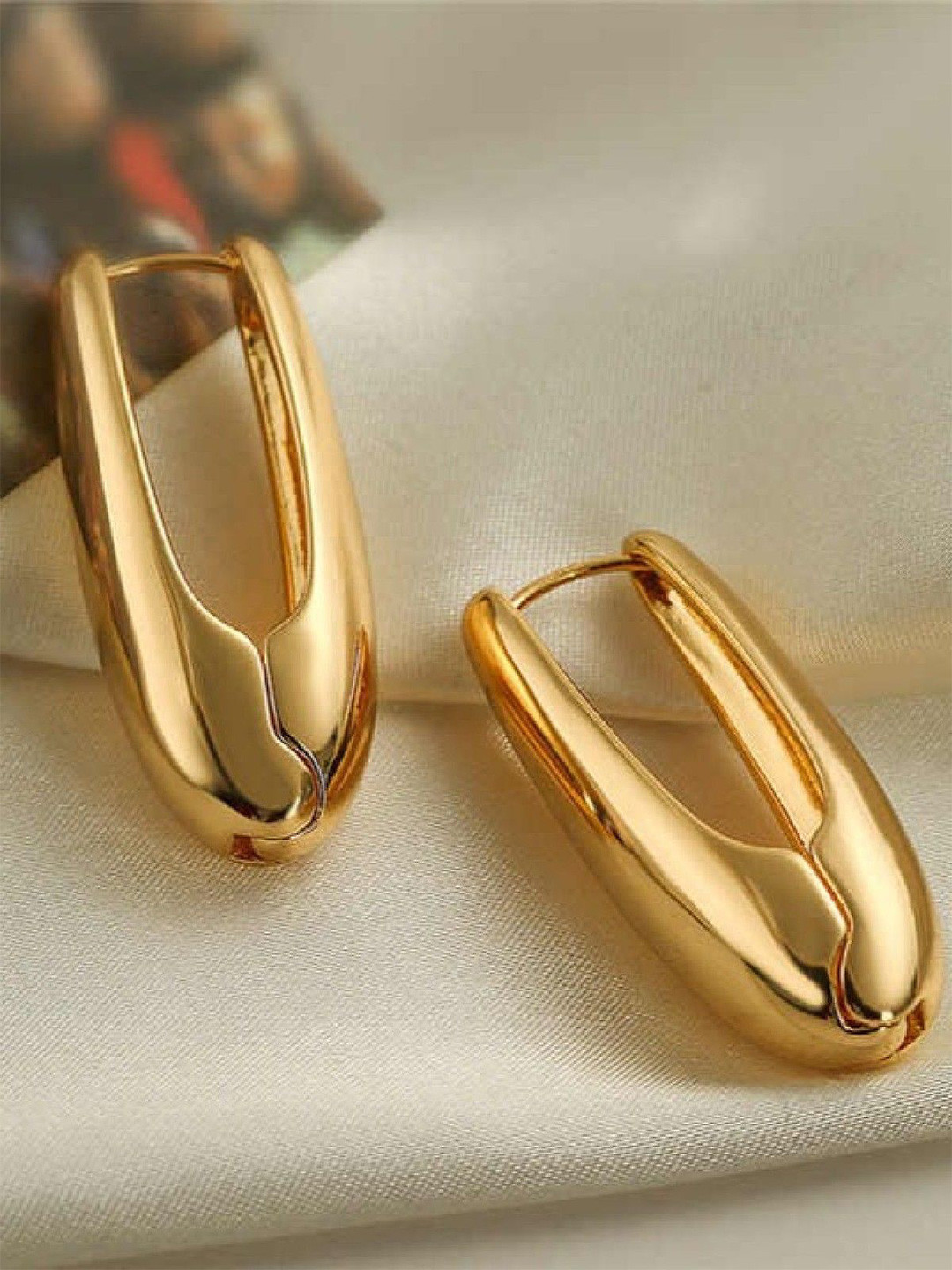 ISHKAARA Gold Hoop Earrings With Stainless Steel Anti Tarnish And Waterproof