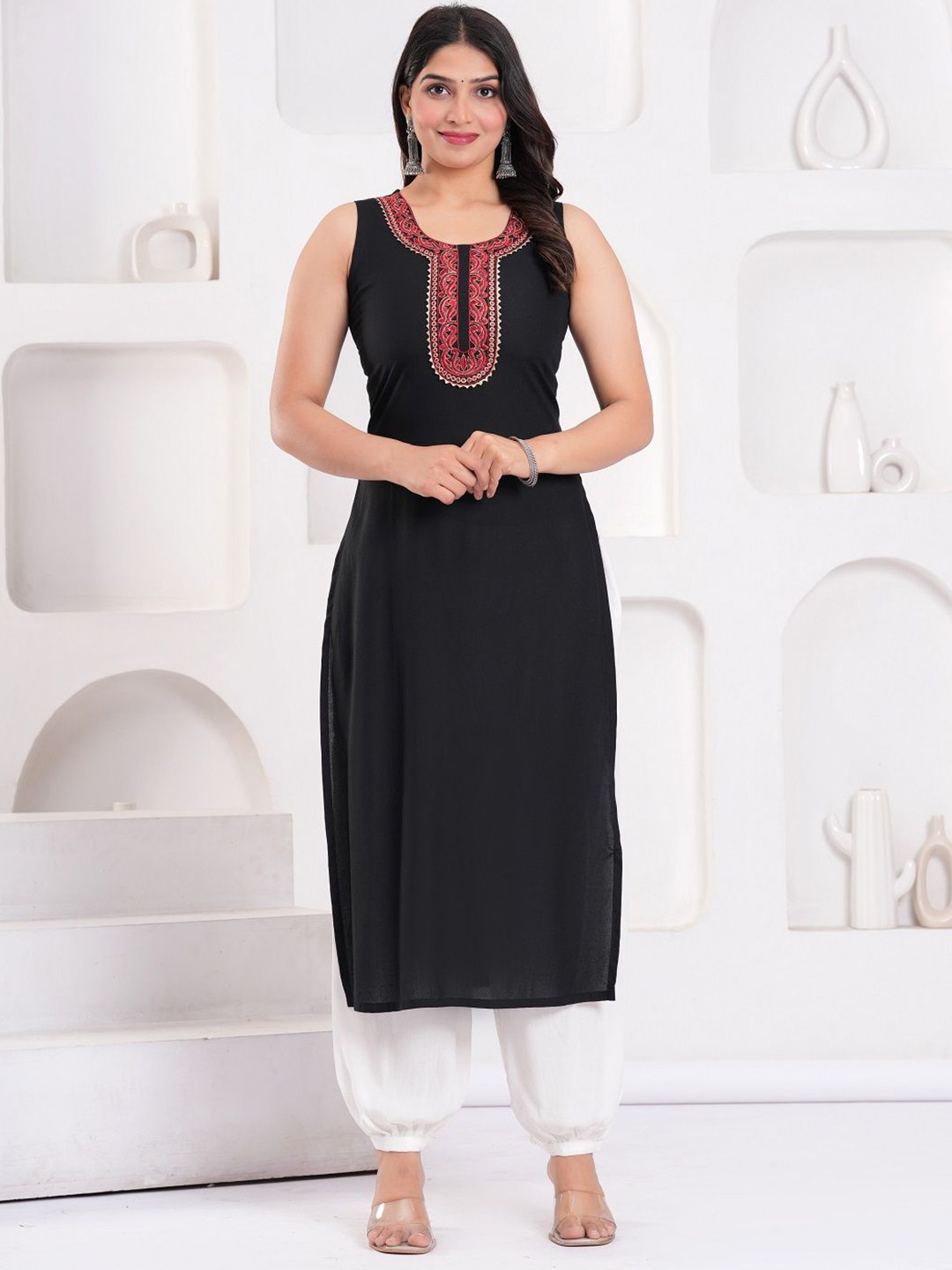 Clothy N Wave Women Ethnic Motifs Embroidered Festive Straight Kurtas