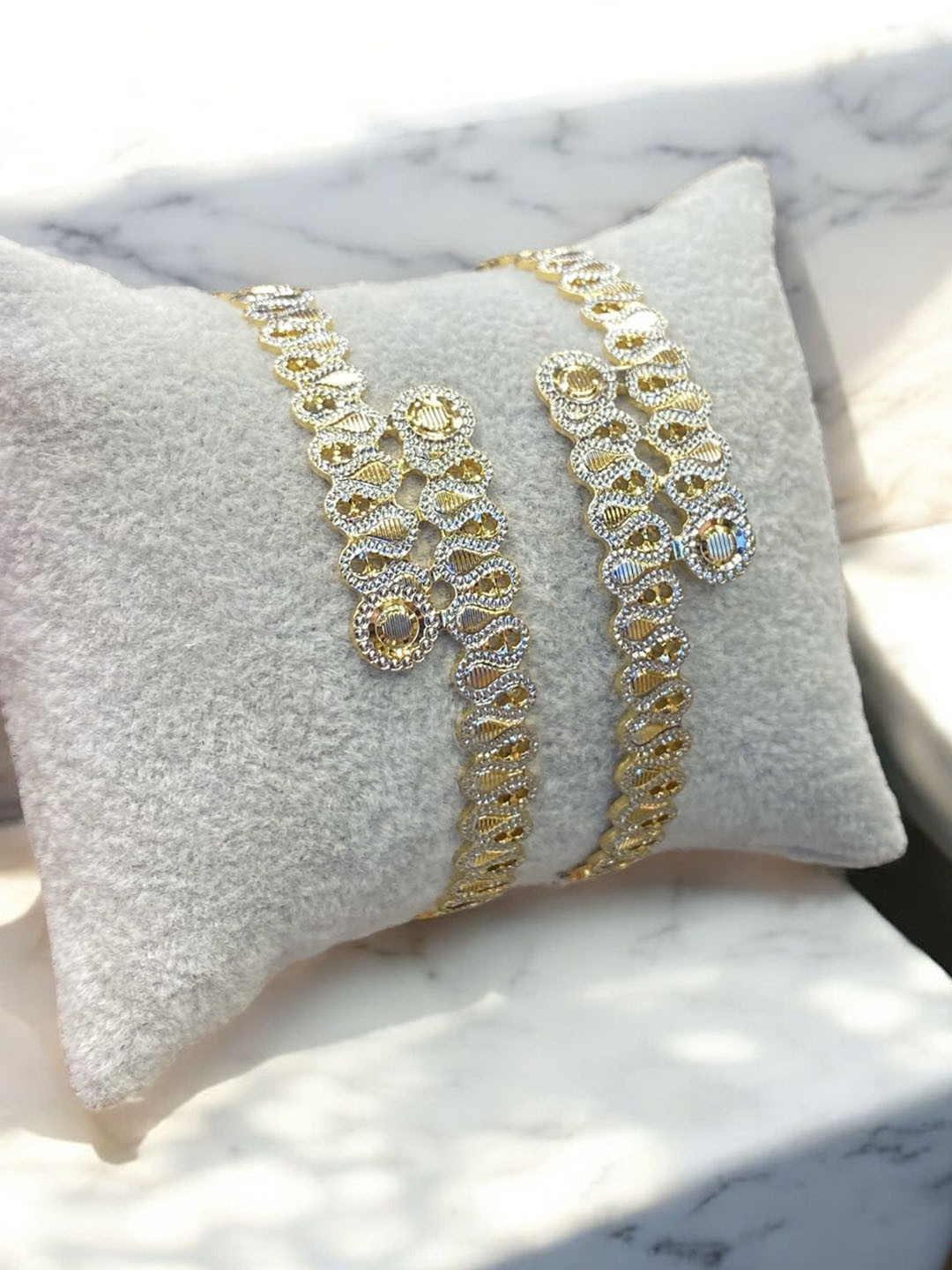 FAA FASHION Set Of 2 Gold Plated Stone Studded Bangle