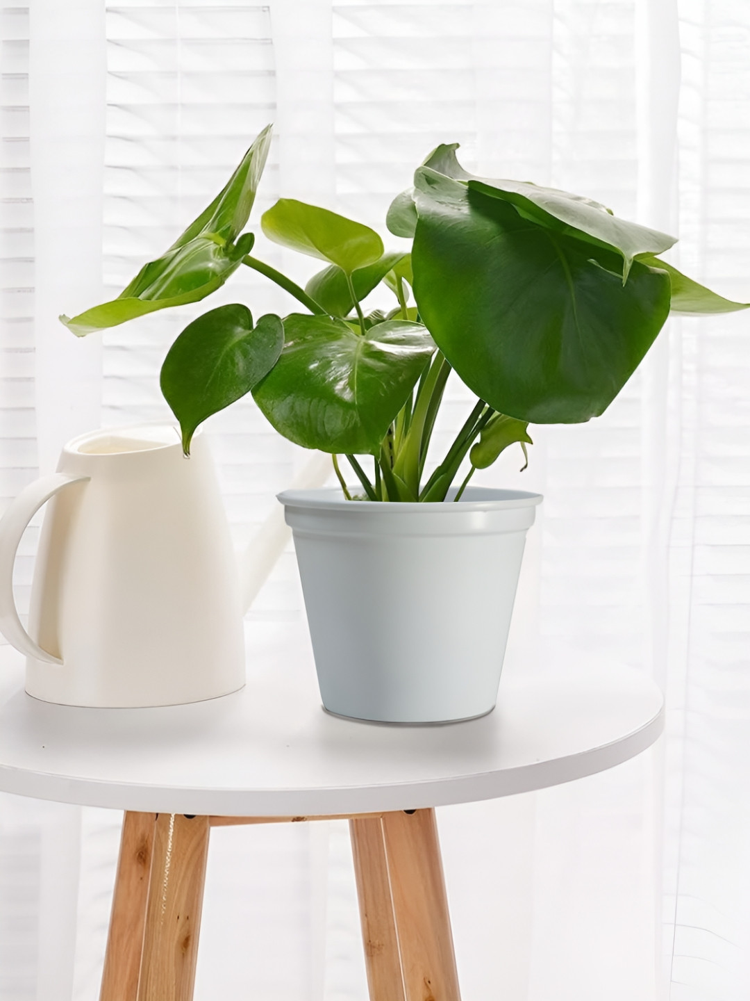 Decorcity White Metal Cylinder Planter