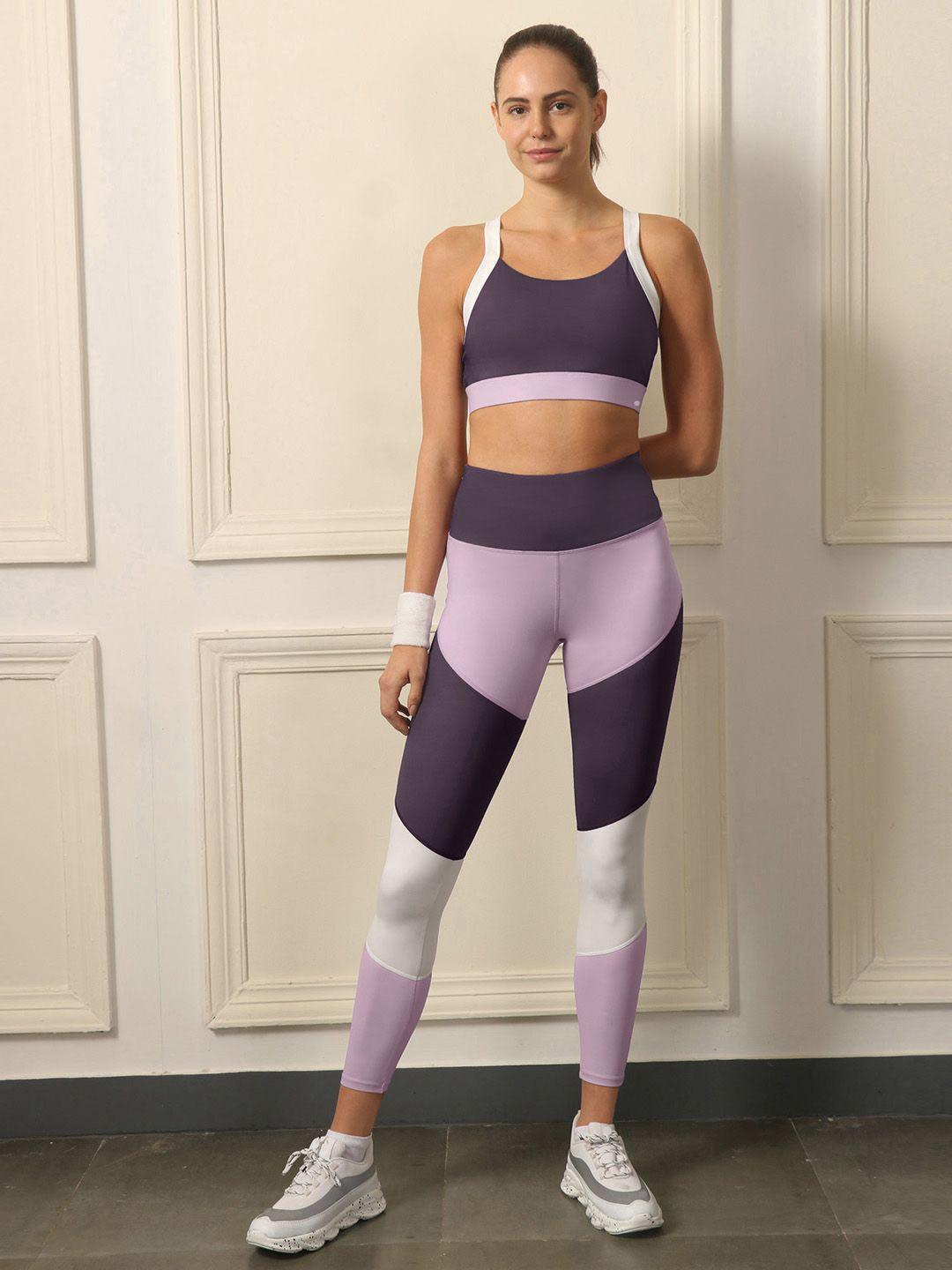 Soie Women Tri-Color Block Sports Bra And Ankle Length Legging set