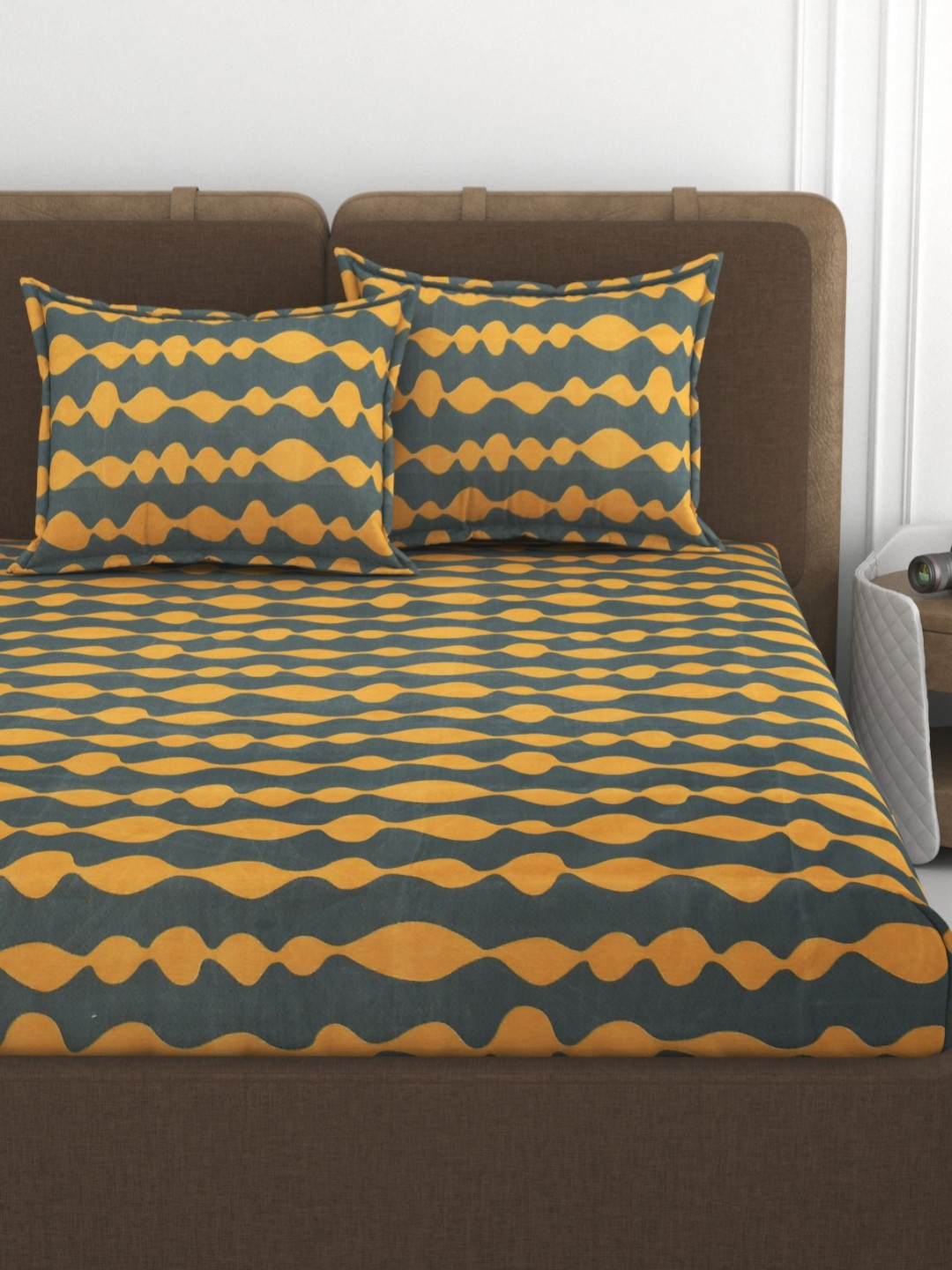 VOMZER Lehar Grey Abstract Cotton 210 TC Fitted King Fine Bedsheet with 2 Pillow Covers-78 x 72 inches