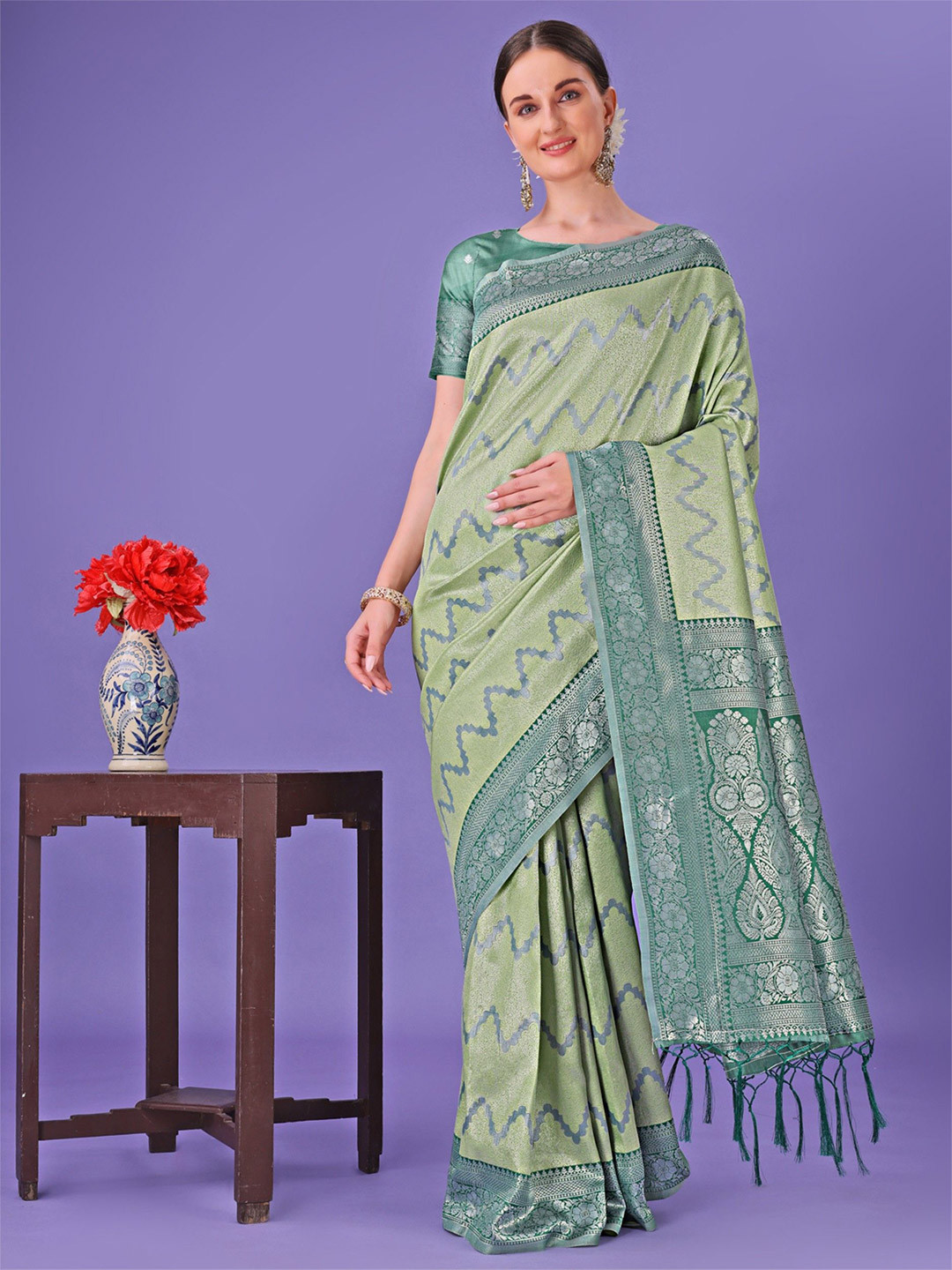 LeeliPeeri  Floral Designer Floral Zari Silk Blend Designer Saree
