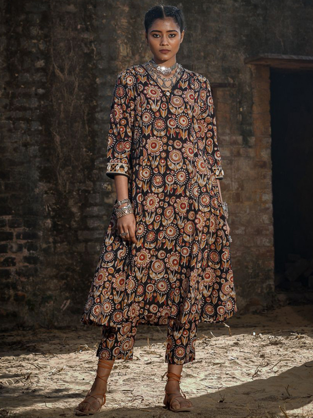 AKISO Women Pure Cotton Black V Neck Anarkali Type Kurta With Pants