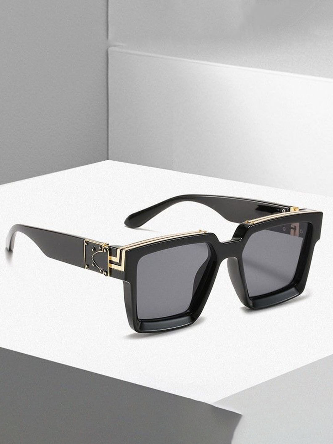 Fashion U Turn Unisex Sports Sunglasses With Full UV Protection badshahfullblack