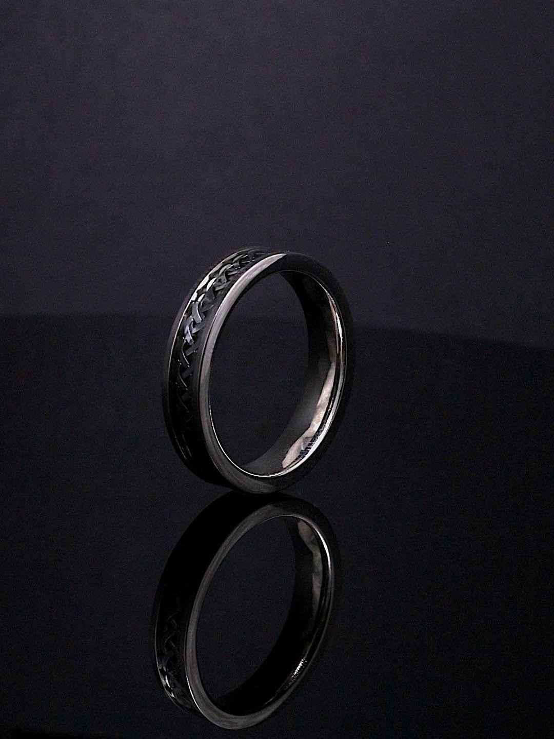 Silver by HM Rhodium-Plated Textured Finger Ring