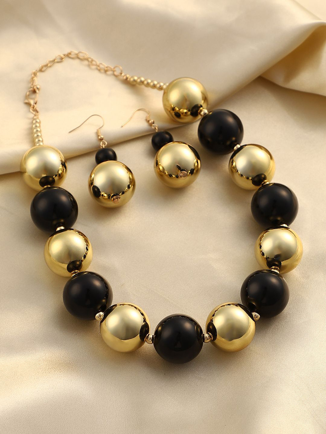 SOHI The Majest Block Onyx Jewellery Set